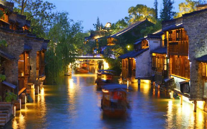 夜幕下的水乡乌镇